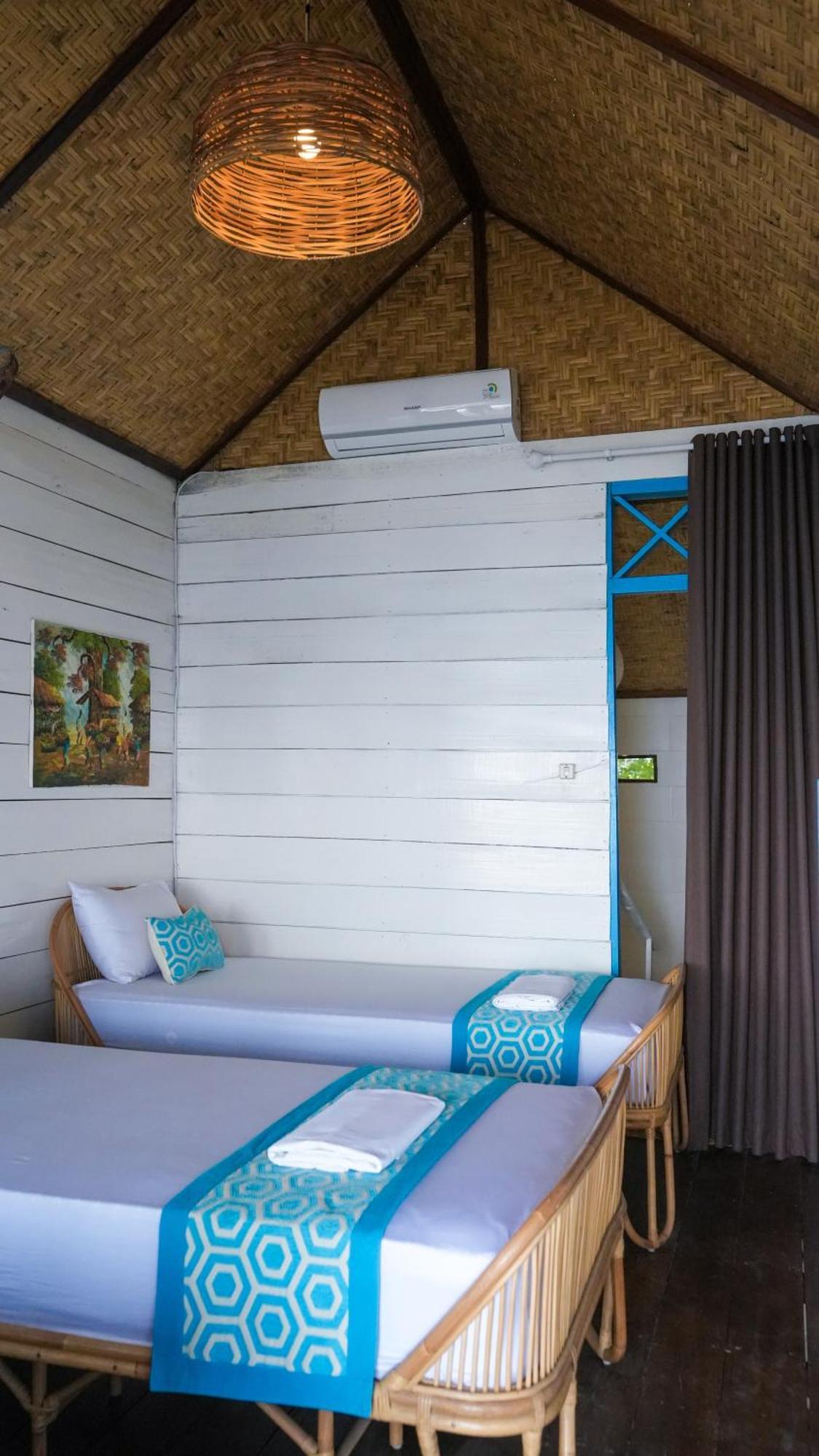 Moyo Island Resort 外观 照片